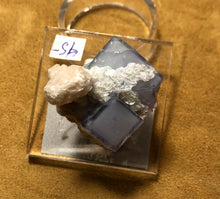 Load image into Gallery viewer, Fluorite